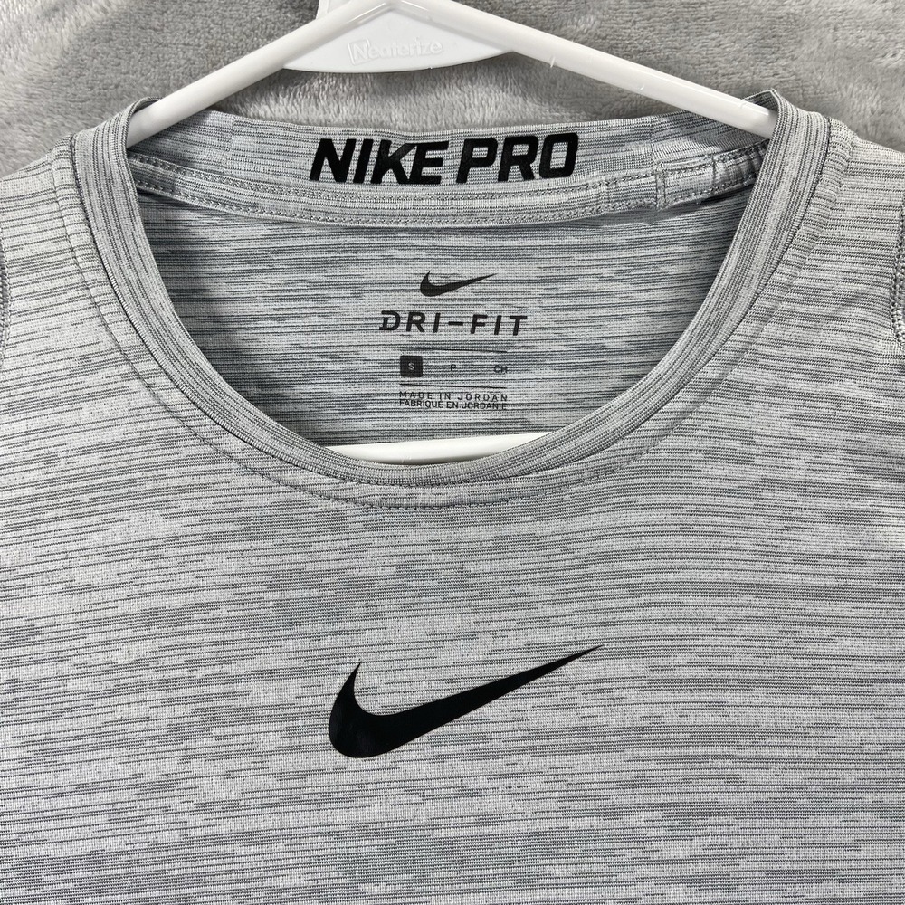 Nike Pro T-Shirt men's Small Center Check Swoosh Dri-Fit Performance Athletic